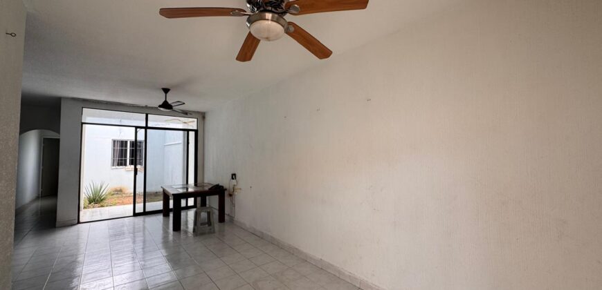 Casa en renta Pury